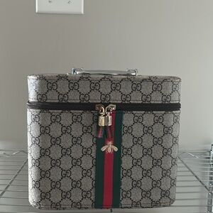 Fashion cosmetic bag